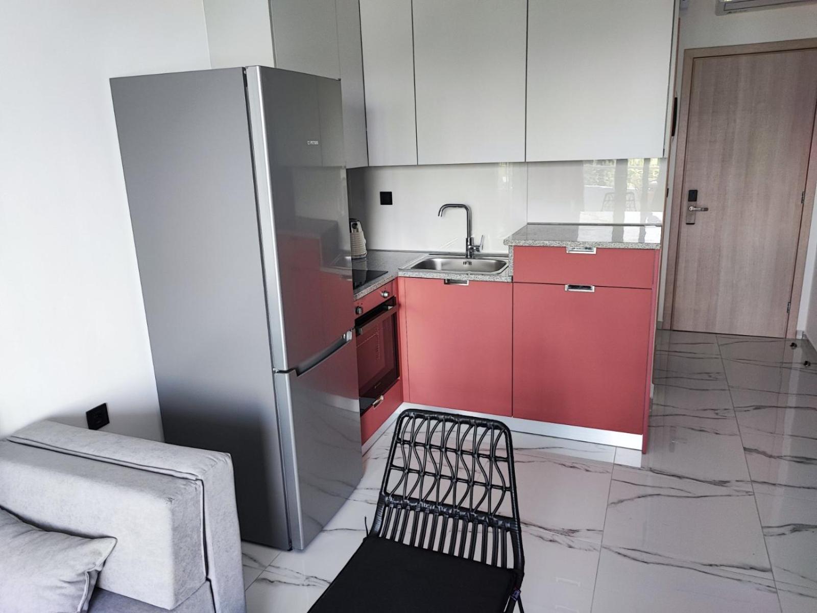 αdonis Apartment *